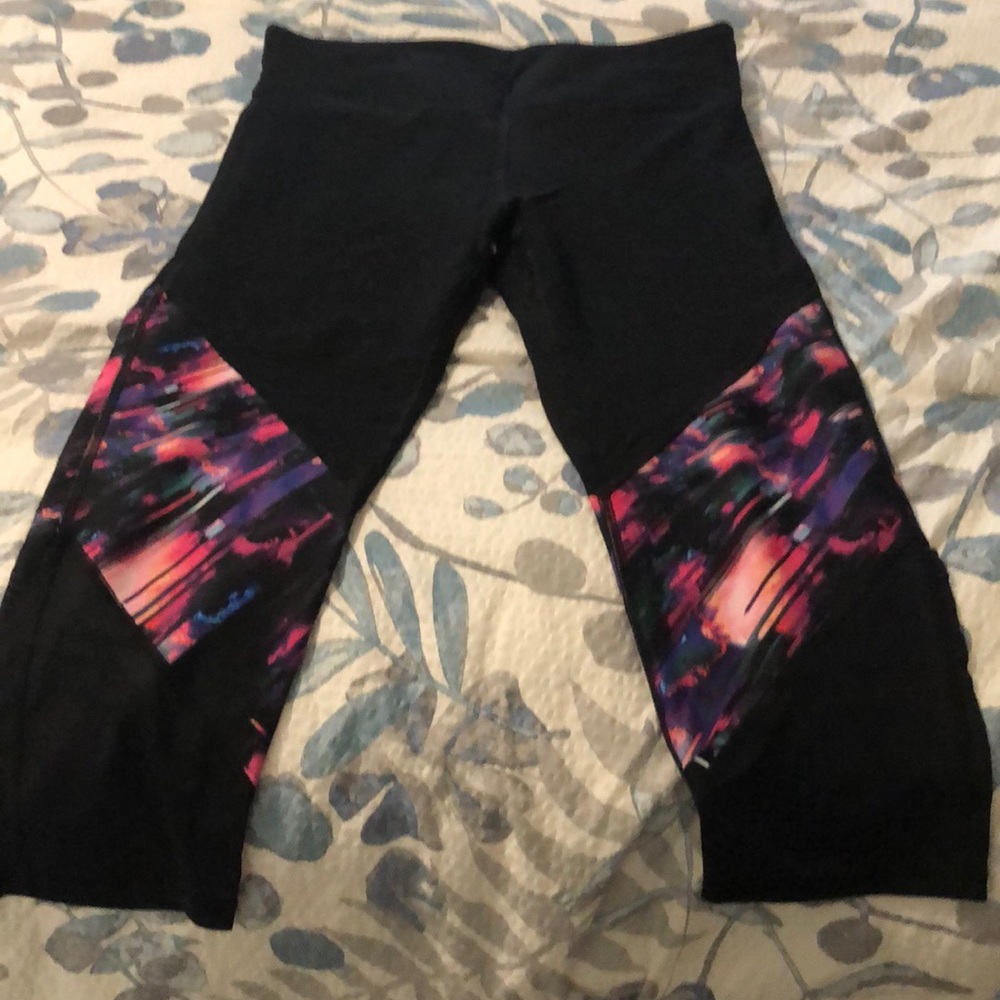 Fabletics Capri pants - Picture 3 of 3